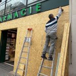 París se blinda para marchas: gas pimienta agotado y 70.000 polic