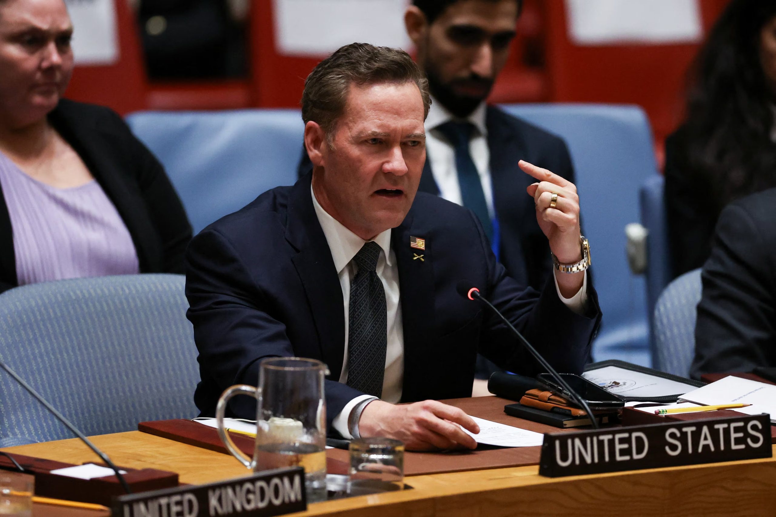 Mike Waltz embajador de EE.UU. ante la ONU, aseguró que la Fuerza de Supresión de Pandillas actuará contra los grupos criminales en Haití y afirmó que los cuatro elementos de la Fuerza Armada de El Salvador cuentan con el respaldo estadounidense para regresar a casa. (Infobae Centroamérica/REUTERS/Shannon Stapleton)