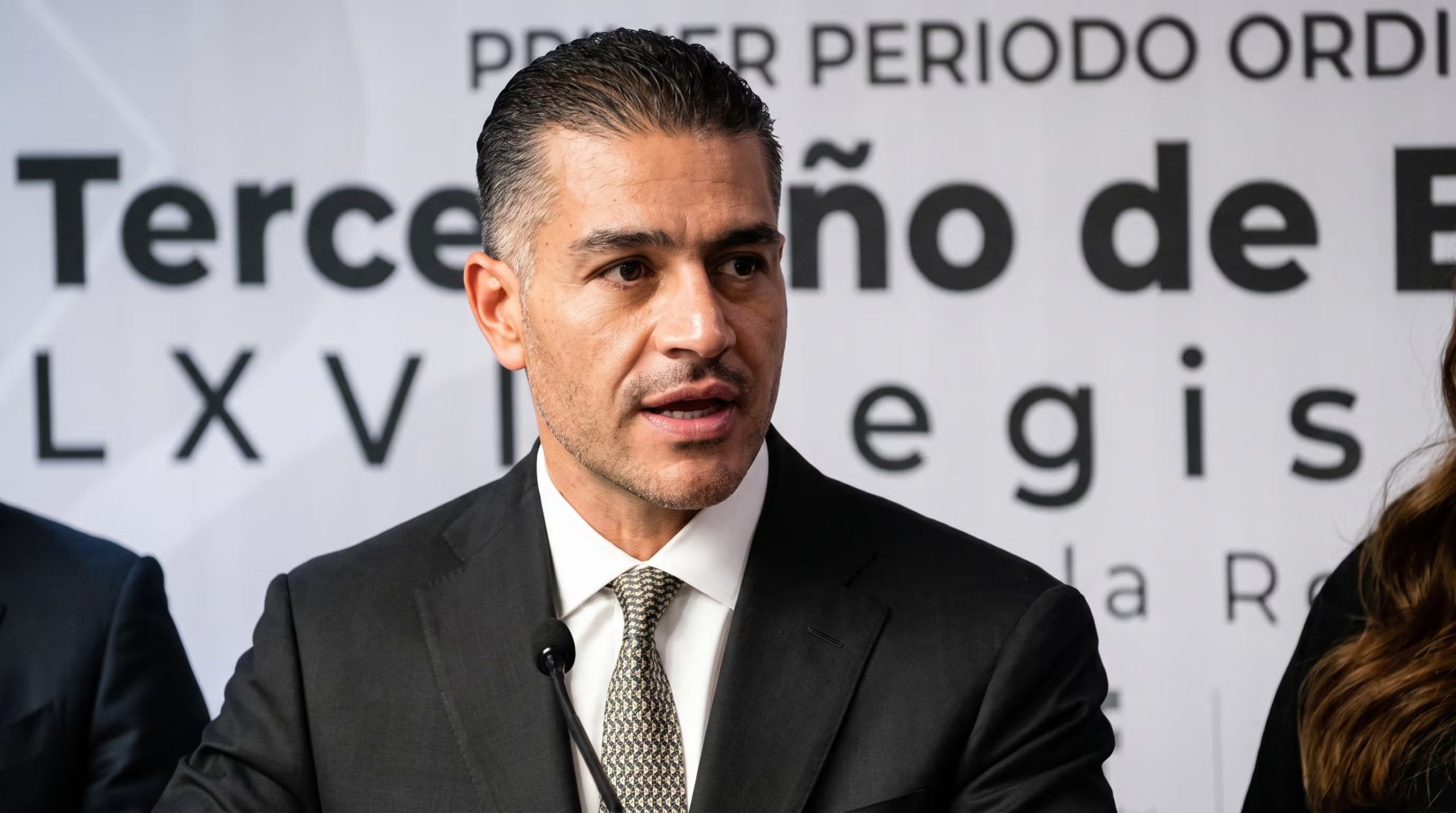 México y Estados Unidos coordinan acciones contra el narcotráfico, pero no han acordado ataques en aguas mexicanas.