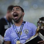 HAY CAPI PARA LARGO: IDV anuncia la renovación de Junior Sornoza por dos años más