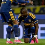 SE PRENDEN LAS ALARMAS: Enner Valencia convirtió en el empate de Boca pero salió lesionado