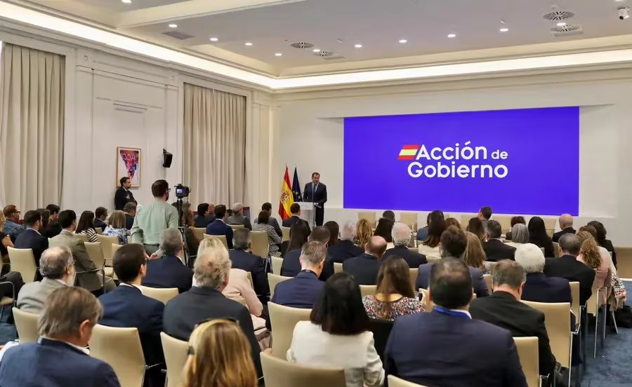 Durante las jornadas, las delegaciones ponen en común enfoques sobre seguridad operativa y desarrollo de infraestructuras más seguras y resilientes (Foto: Ministerio de Transportes y Movilidad Sostenible)