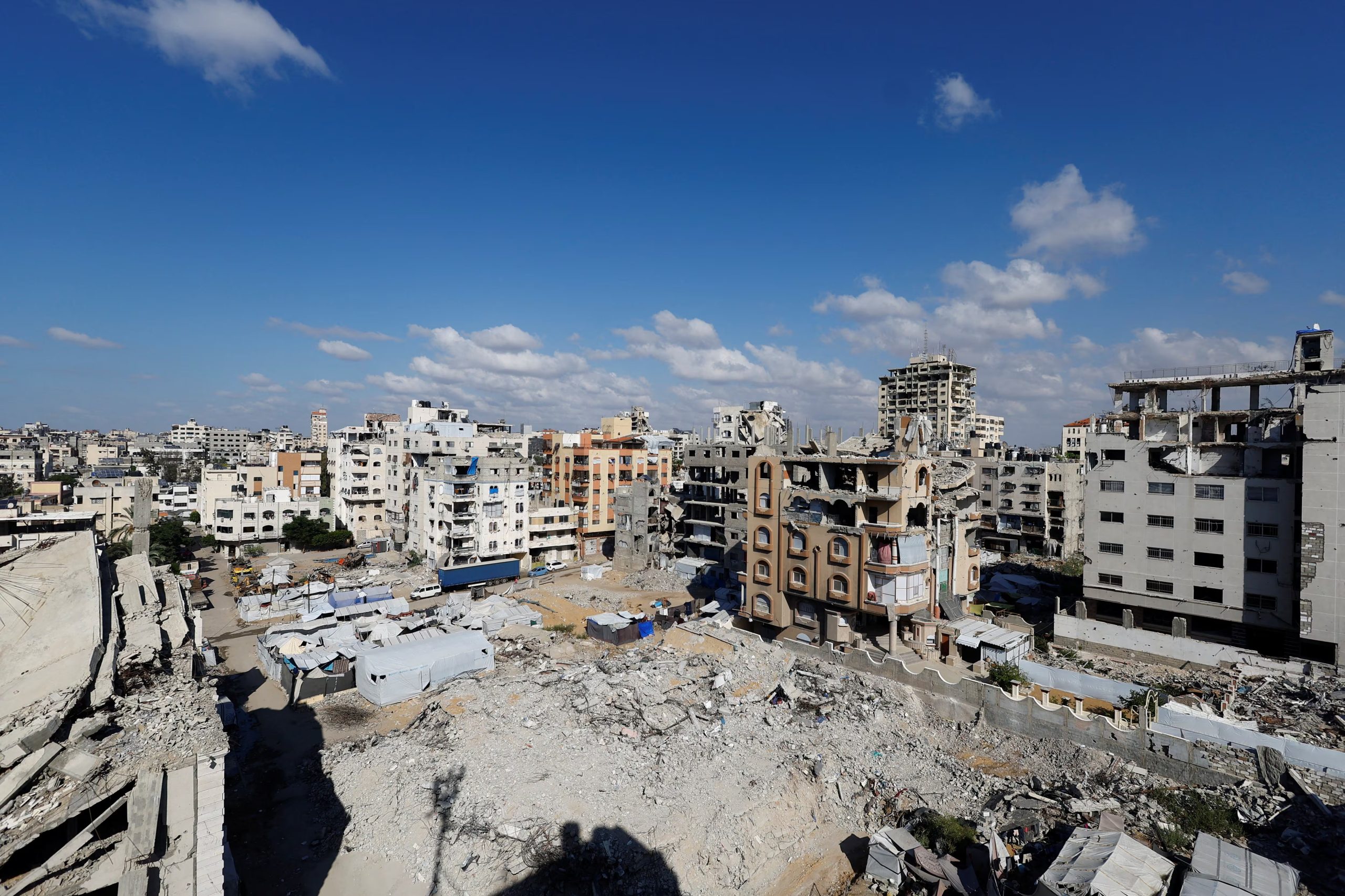 En Gaza, el aniversario transcurrió sin actos previstos, en un territorio donde la ofensiva israelí desplazó a alrededor del 90% de la población, en muchos casos varias veces (REUTERS)
