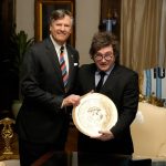 Milei y Landau dialogan en Casa Rosada tras ajustes a ley de Malvinas