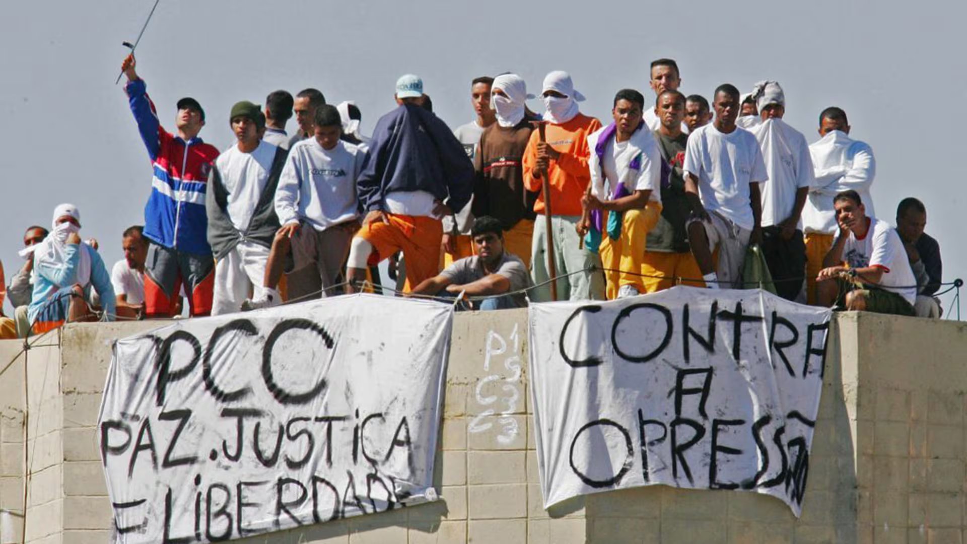 El Primeiro Comando da Capital (PCC), que Estados Unidos clasificó como organización terrorista hace meses, es una de las mayores bandas narcotraficantes de Brasil y tiene ramificaciones en varios países de Suramérica