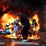 Francia impone toque de queda tras peores disturbios en Francia antes presidencial