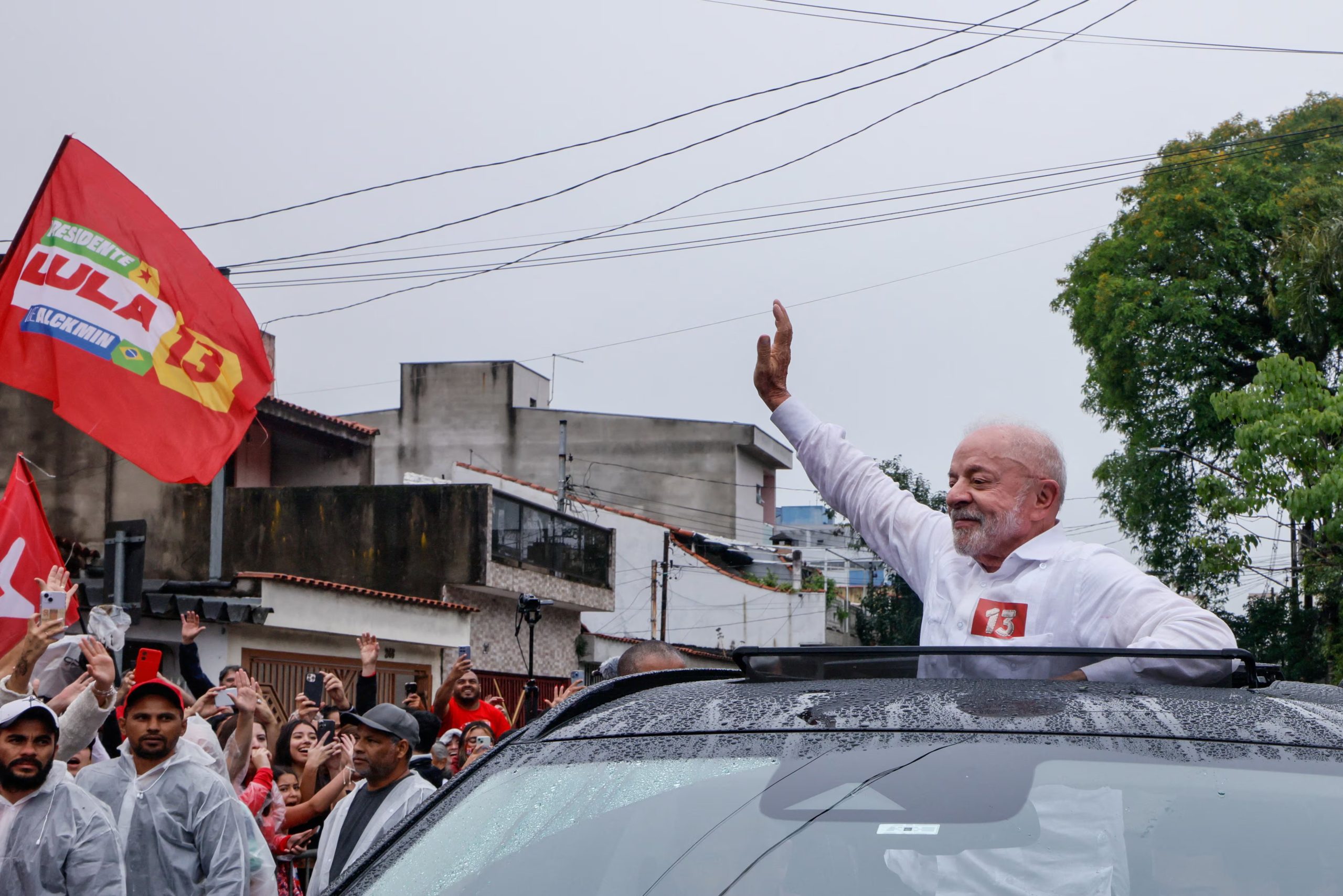 El presidente alertó sobre episodios de violencia política previos a los comicios, entre ellos la agresión contra una militante en Montes Claros. (REUTERS/Brian Snyder)