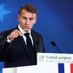 Macron reconoce fallos tras protestas en Francia: 2400 detenidos
