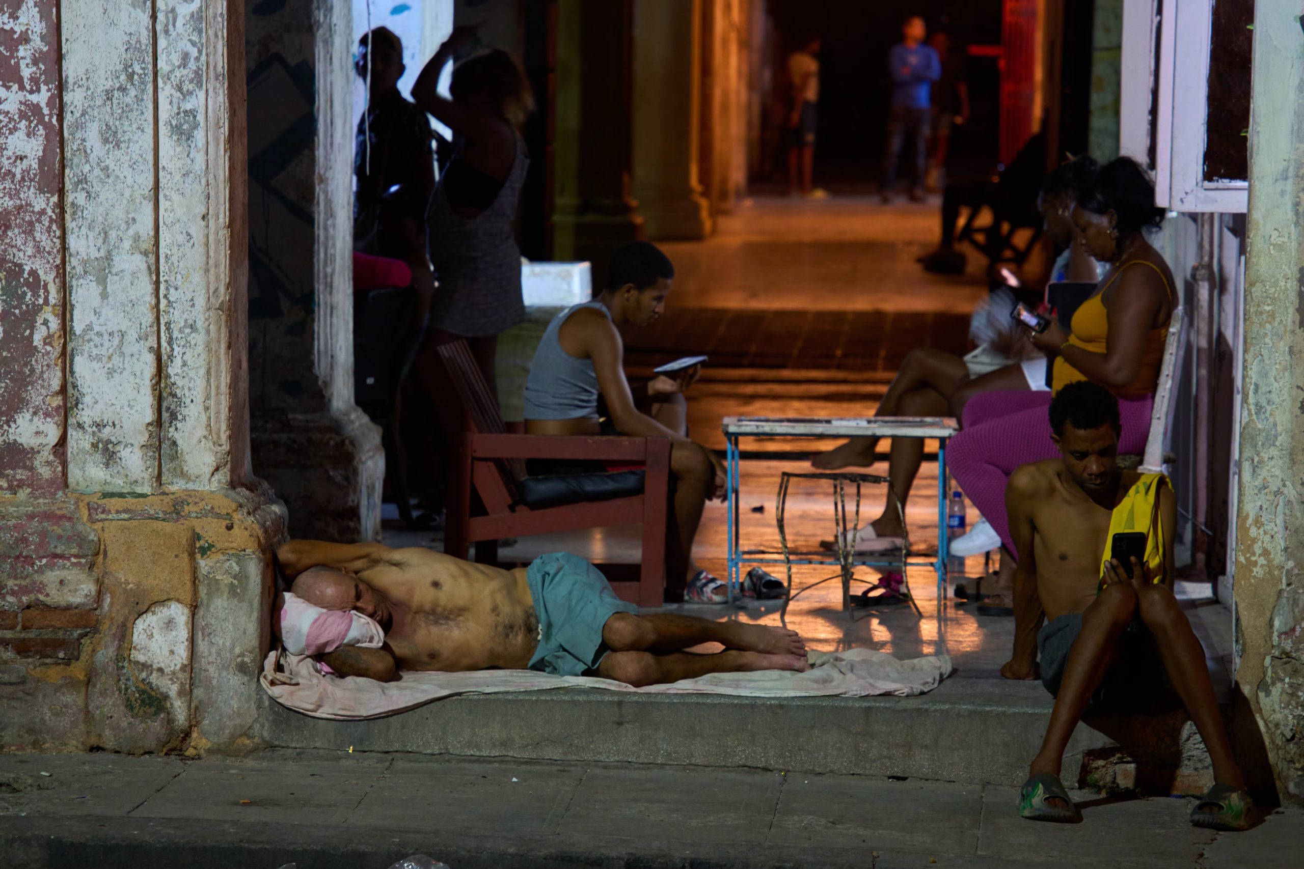 La ayuda humanitaria para la isla integra un plan global del CERF enfocado en ochenta y siete millones de personas. (AP Foto/Ramón Espinosa)