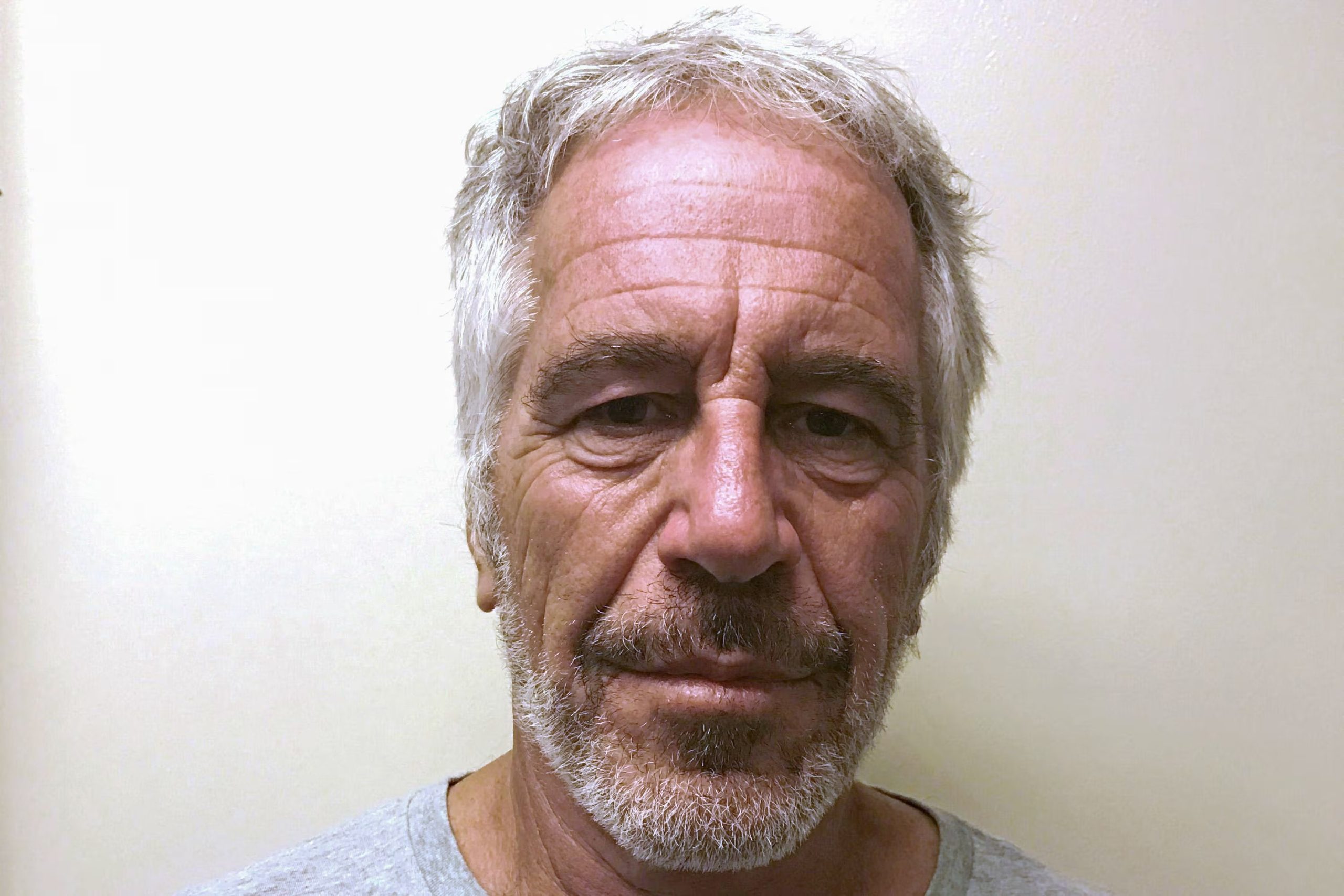 La Biblioteca Móvil Conmemorativa del caso Jeffrey Epstein contempla un recorrido por 25 ciudades de Estados Unidos entre agosto y noviembre de 2026. (New York State Division of Criminal Justice Services/Handout via REUTERS)