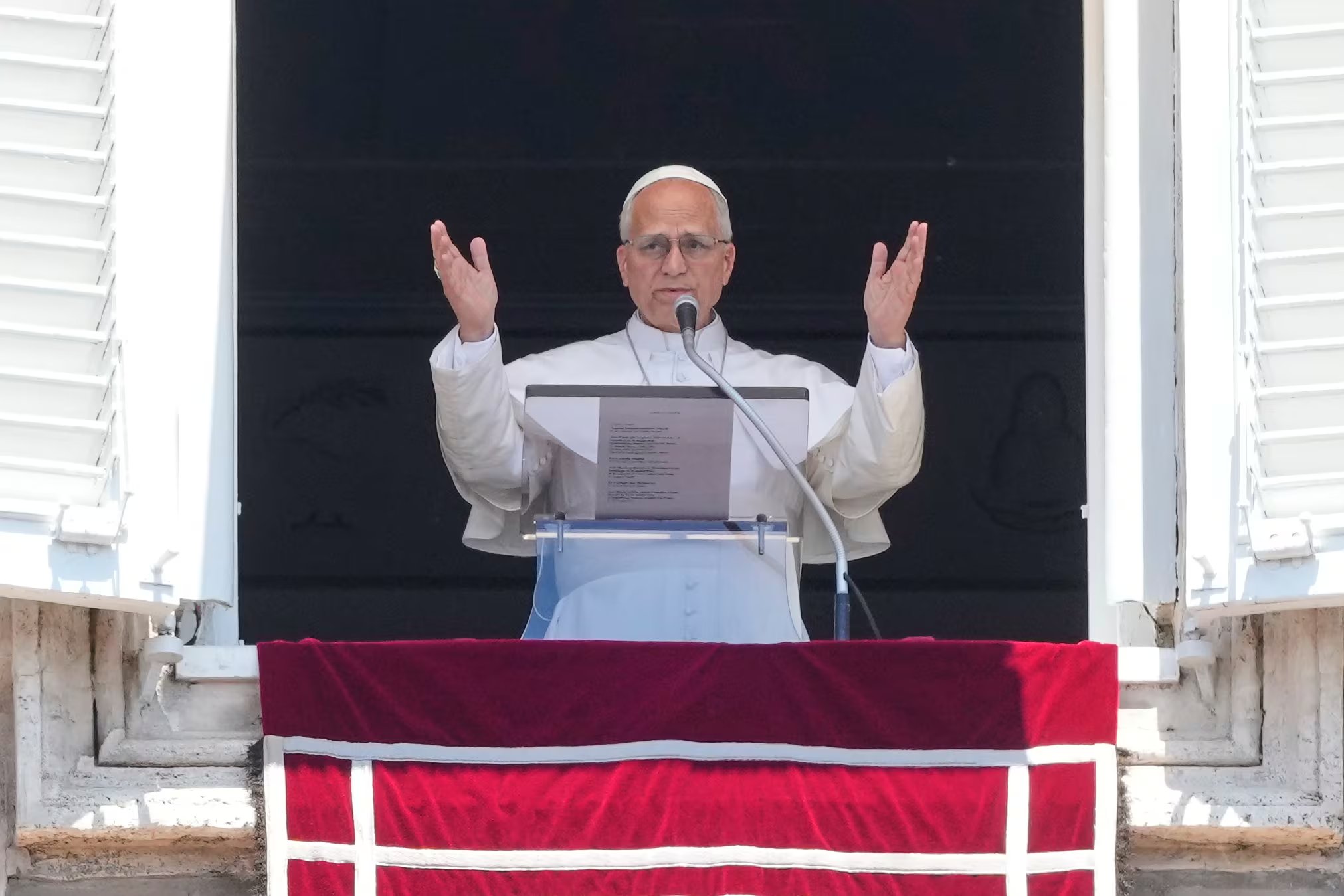 El papa Francisco impulsó a Prevost para gestionar los escándalos de la Iglesia sin generar cismas internos. (AP Foto/Gregorio Borgia)