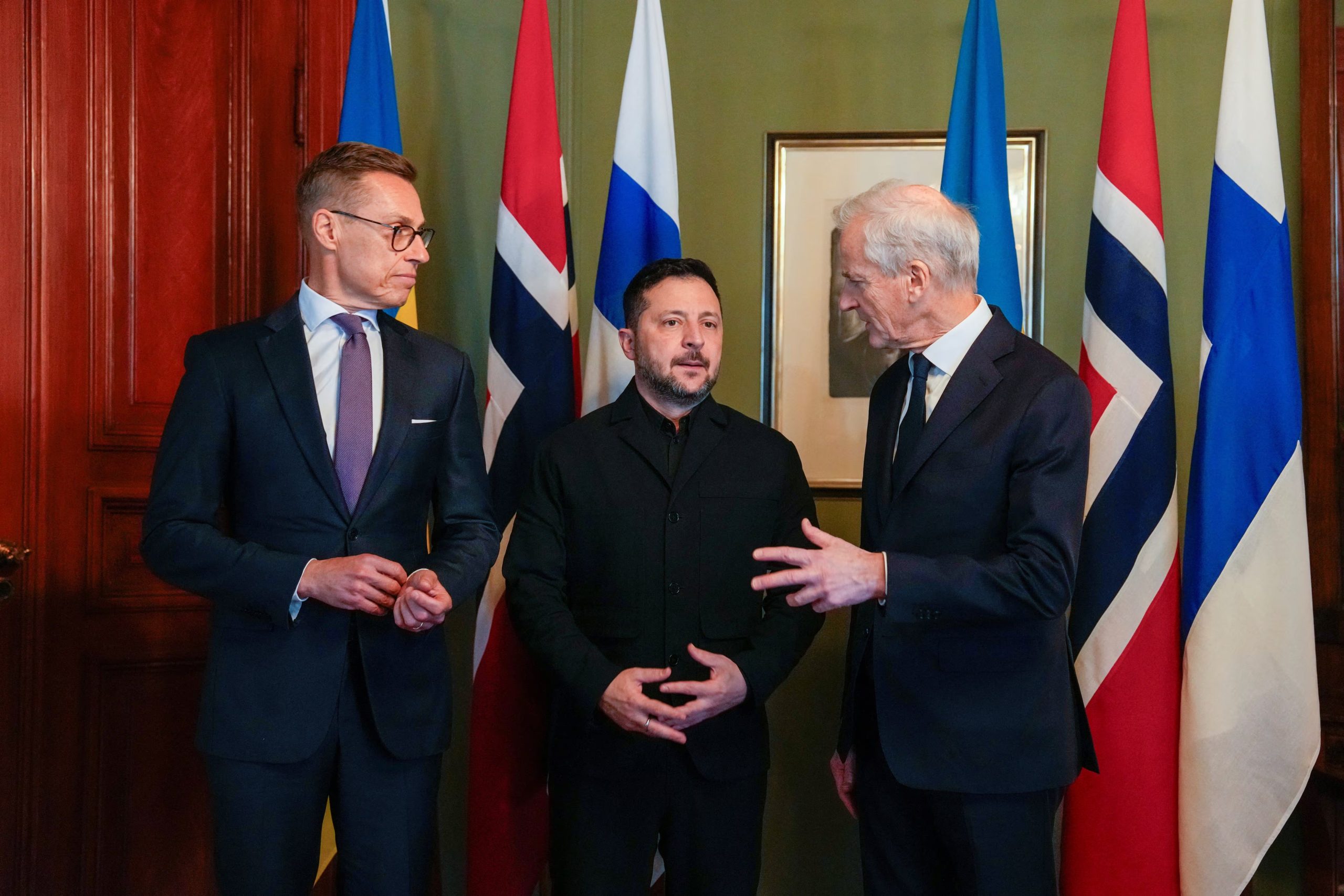 La iniciativa surgió el 20 de octubre en Oslo, durante un encuentro entre Zelensky y el enviado de Washington, Steve Witkoff, quienes consideraron oportuno abrir un canal directo con el Kremlin (REUTERS)