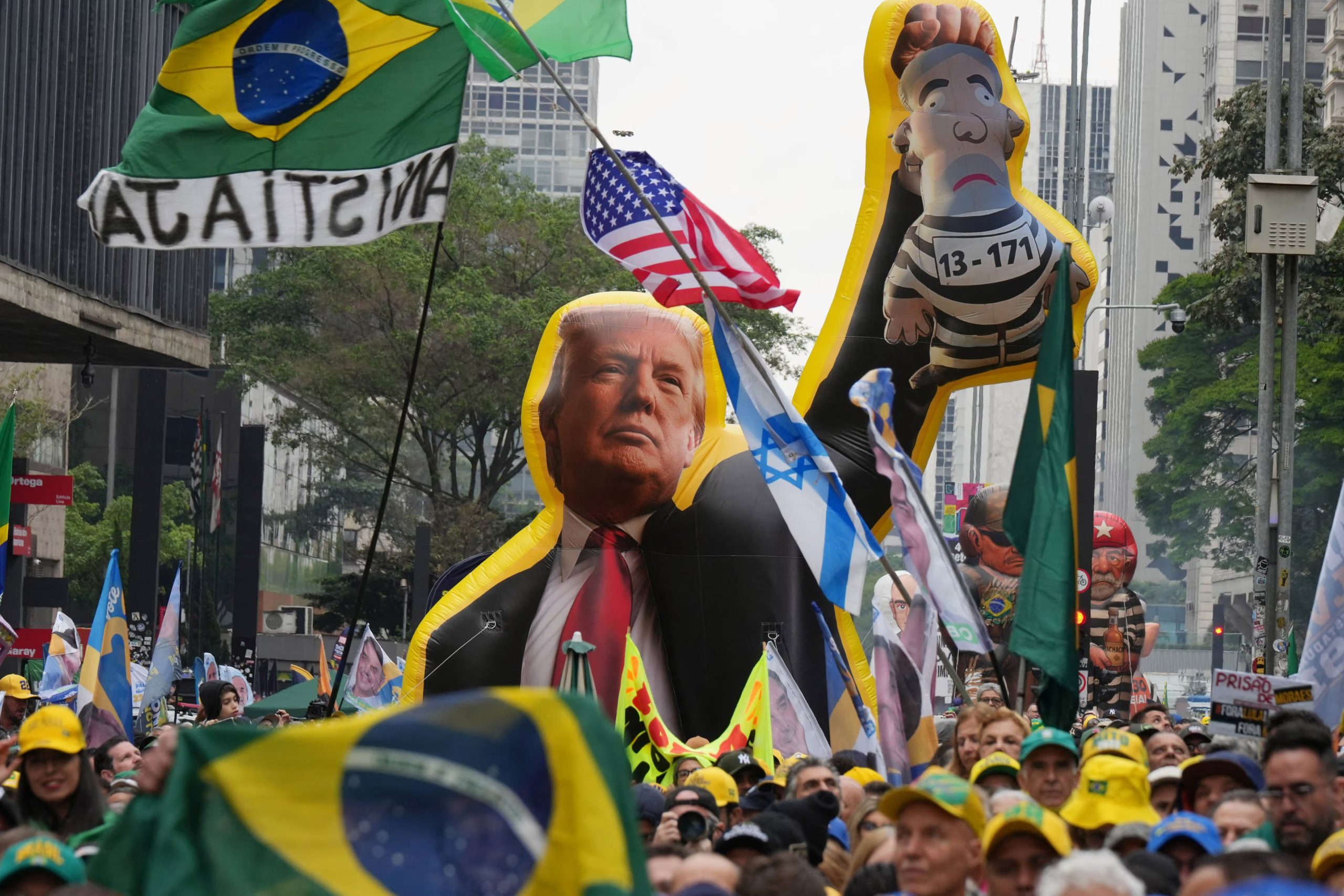 La abstención en los comicios brasileños alcanzó el 21,08% de los electores habilitados en un marco donde el sufragio es obligatorio. (REUTERS/Alexandre Meneghini)