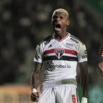 ¿FIN DEL CICLO? – Robert Arboleda podría cerrar su etapa en São Paulo