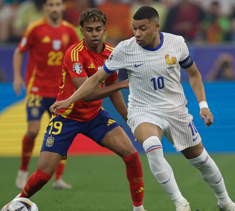 A-que-hora-juega-Francia-vs-Espana-en-Peru-partid
