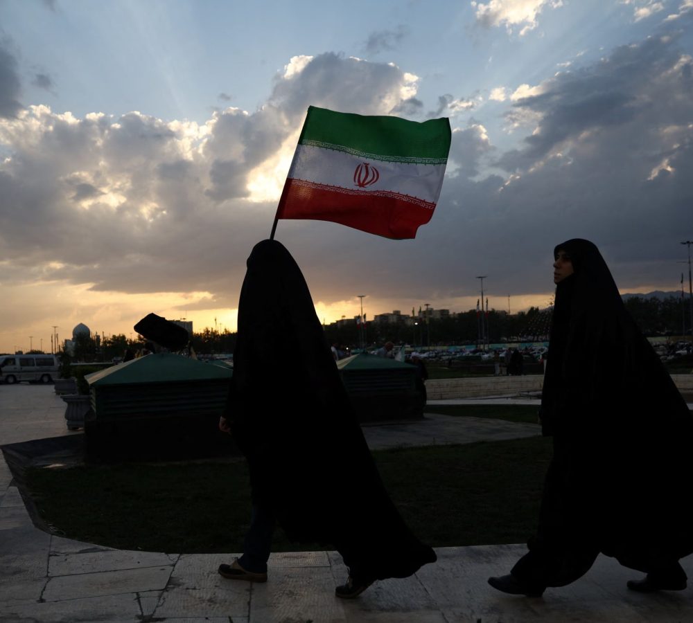 Ataques-aereos-golpearon-Iran-tras-los-bombardeos-scaled-1