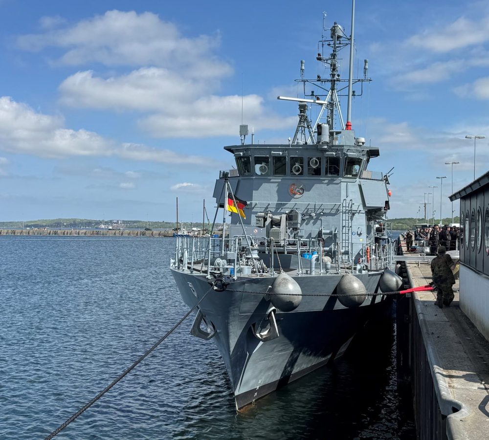 Buques-de-Alemania-y-Reino-Unido-se-dirigen-hacia-scaled-1