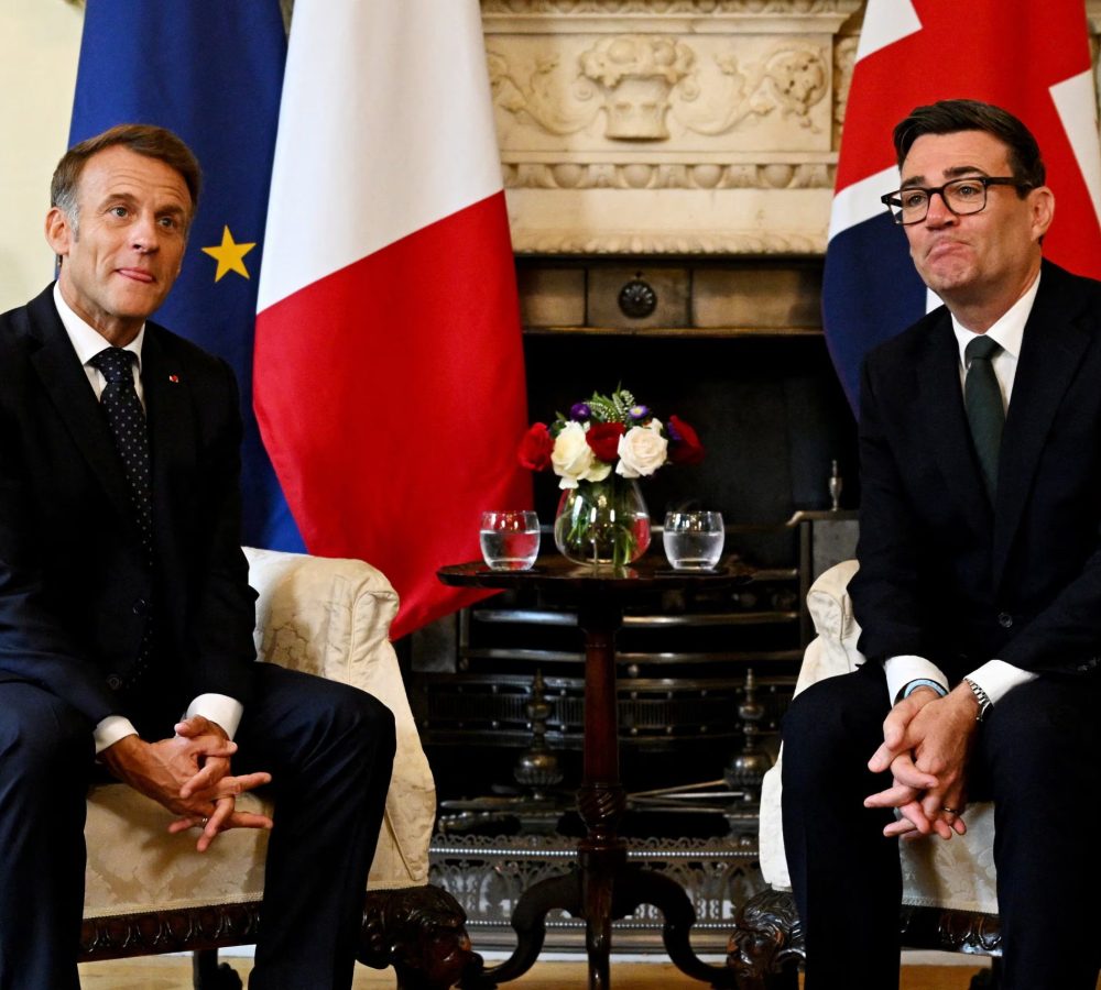 Burnham-y-Macron-ratifican-en-Londres-el-apoyo-mil-scaled-1