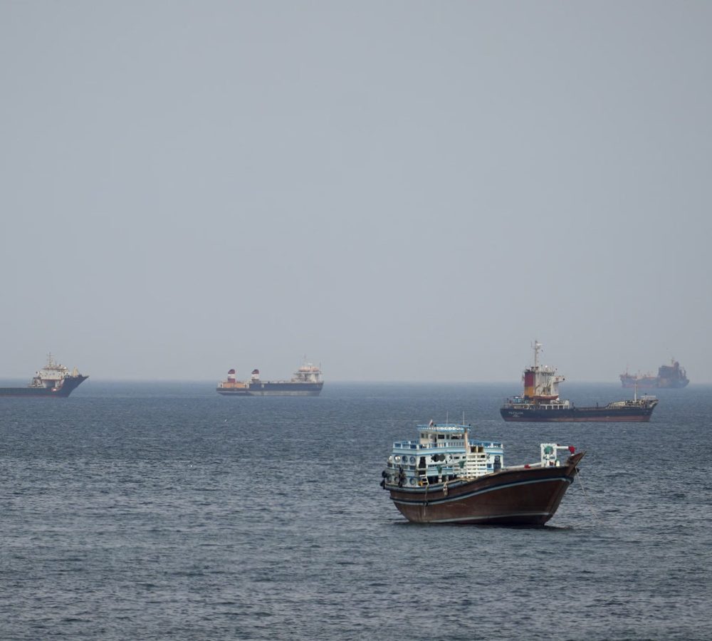 Conflicto-naval-el-bloqueo-en-Ormuz-amenaza-el-co-scaled-1