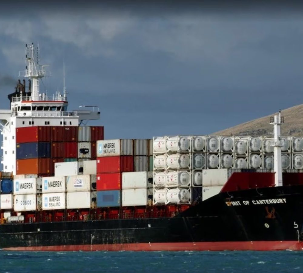 Cuatro-cargueros-dejan-Ormuz-en-las-ultimas-24-hor