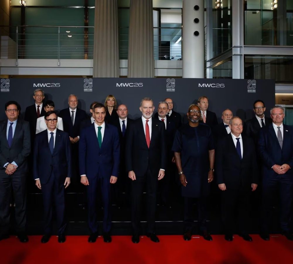 El-Rey-llega-a-la-cena-oficial-del-MWC-2026