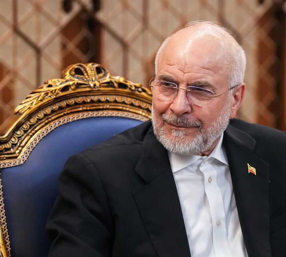 El-ayatollah-Mojtaba-Khamenei-y-el-presidente-del