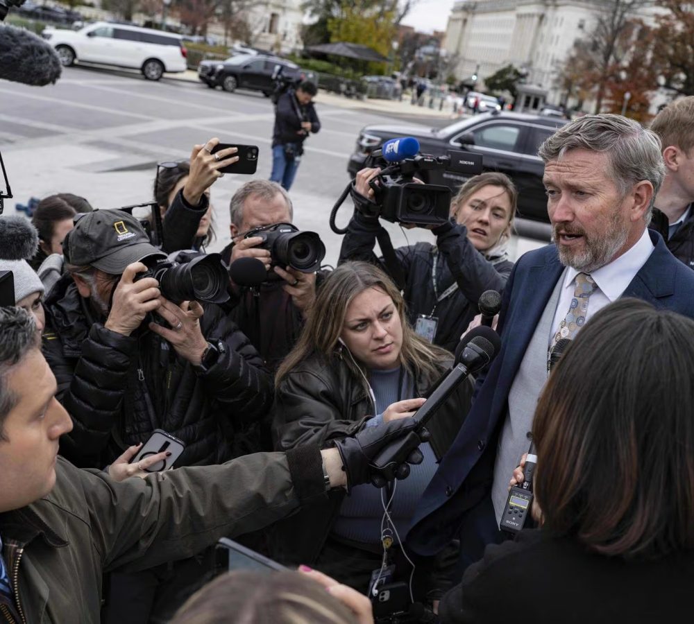 El-congresista-republicano-Massie-inicia-un-proces