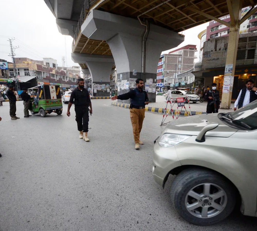 El-lider-de-los-taliban-paquistanies-ordena-el-com