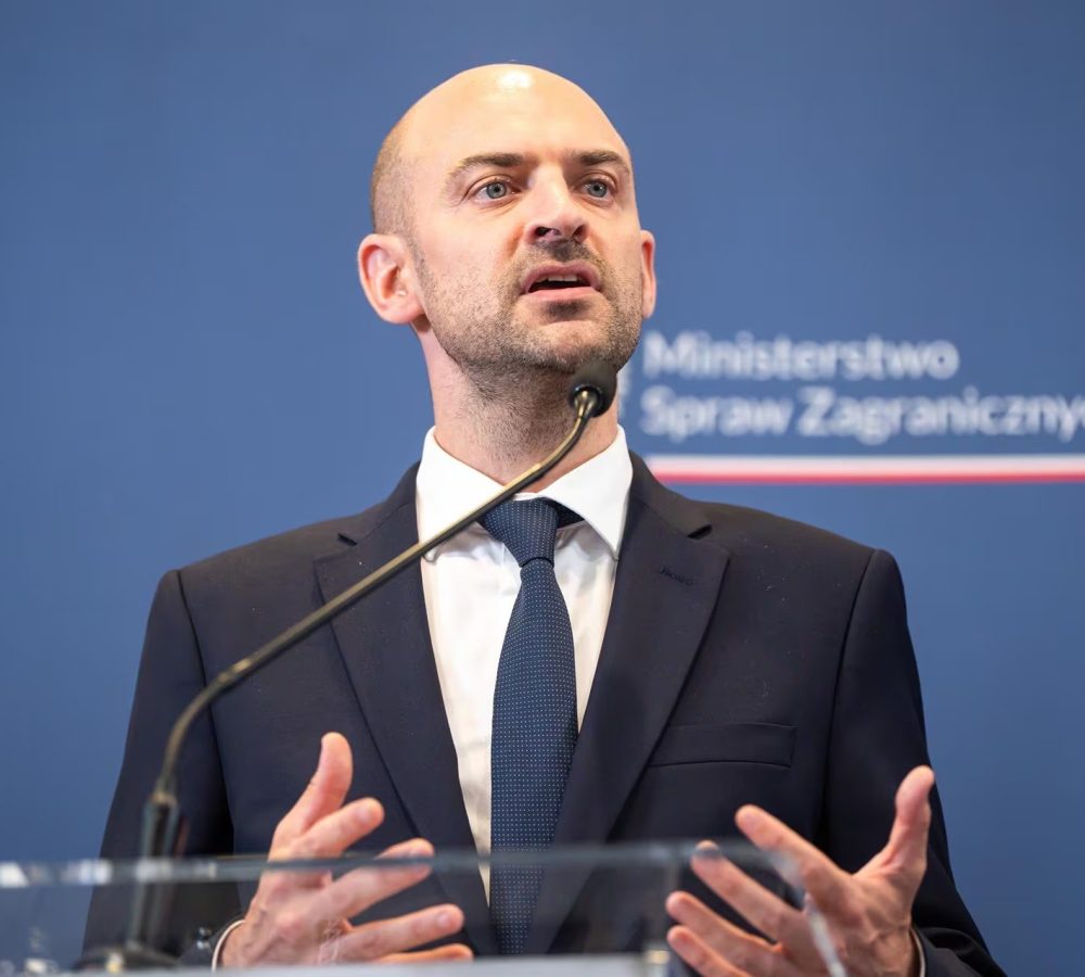 El-ministro-de-Exteriores-de-Francia-se-suma-a-las