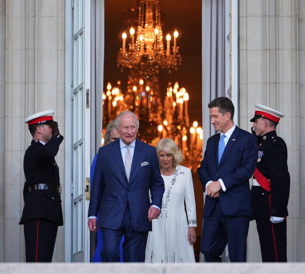 El-rey-Carlos-III-sera-recibido-con-una-bienvenida-scaled-1