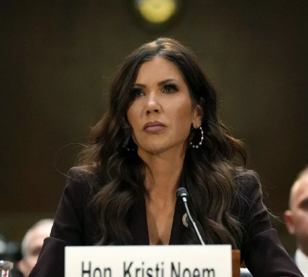 Enviada-especial-de-los-Estados-Unidos-EE.UU_.-Kristi-Noem-1536x1024-1