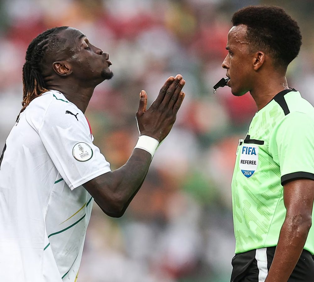 FIFA-confirmo-que-el-arbitro-Omar-Artan-no-dirigir
