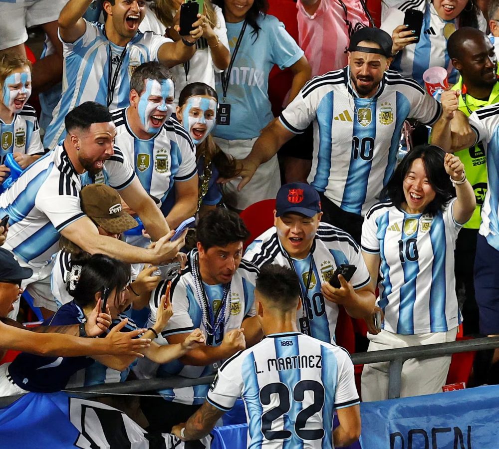 Filmado-desde-adentro-el-festejo-de-Lautaro-Marti