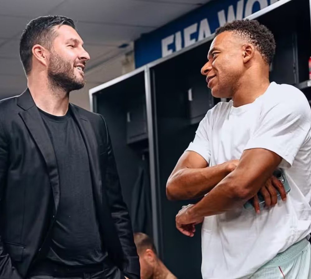 Gignac-sorprende-a-la-Seleccion-de-Francia-con-su