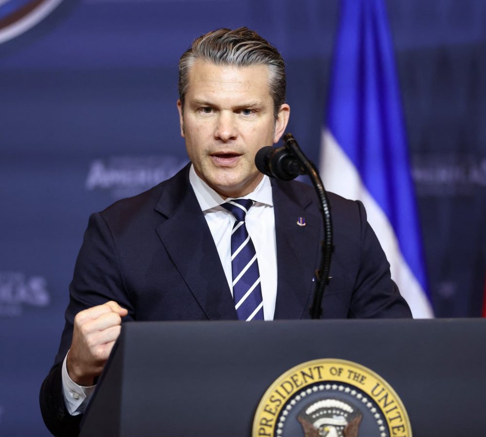 Hegseth-llega-a-Panama-para-participar-de-la-cumbr-scaled-1