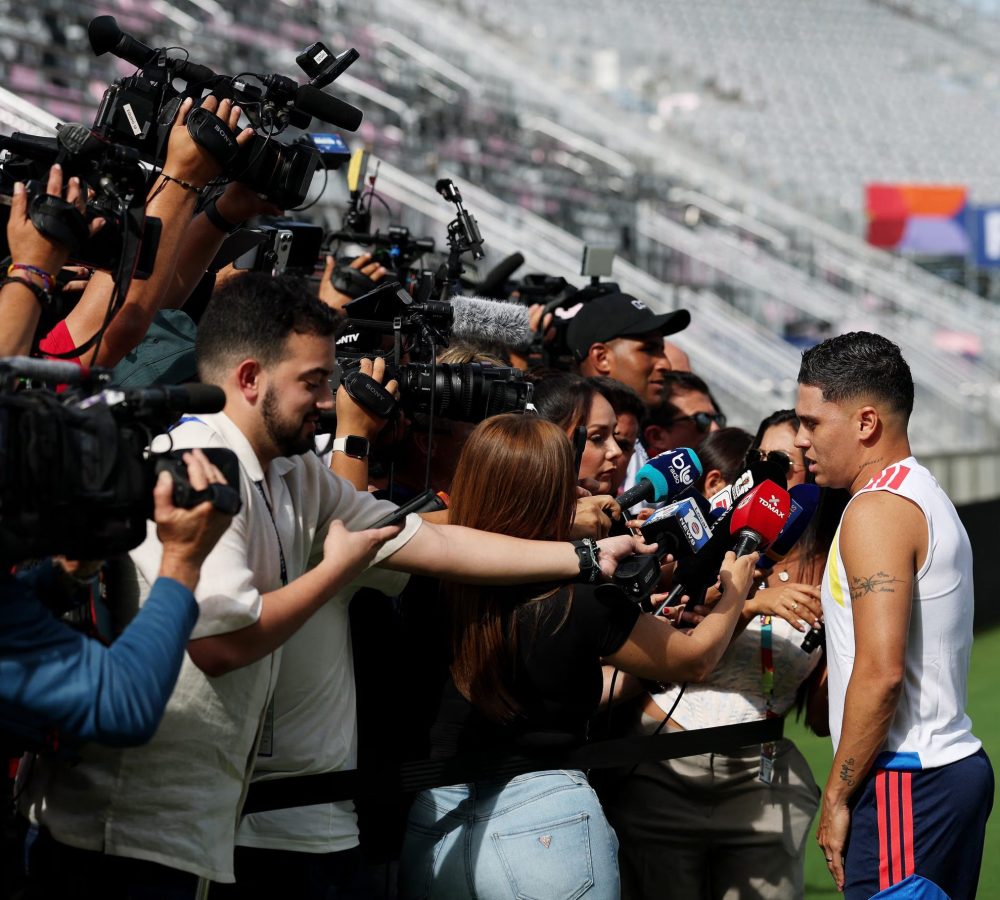 Juan-Fernando-Quintero-analiza-el-partido-entre-la-scaled-1