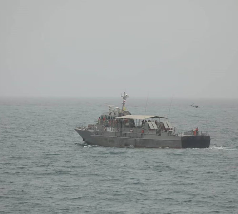 La-Marina-britanica-alerta-de-disparos-de-la-Guard