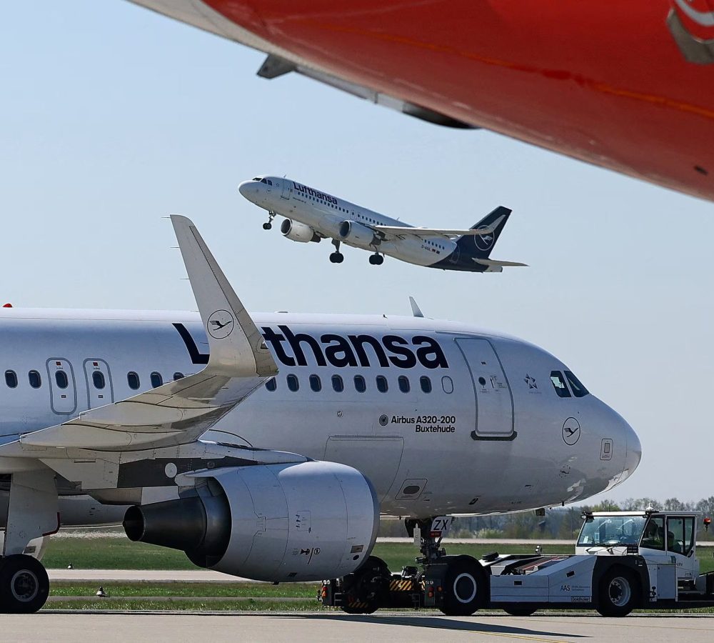 Lufthansa-cancela-20.000-vuelos-para-ahorrar-combu-scaled-1