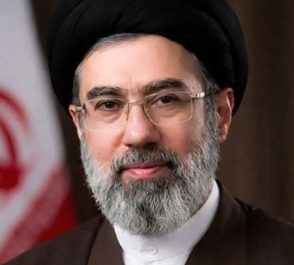 Mojtaba-Khamenei-el-heredero-en-las-sombras-y-arq