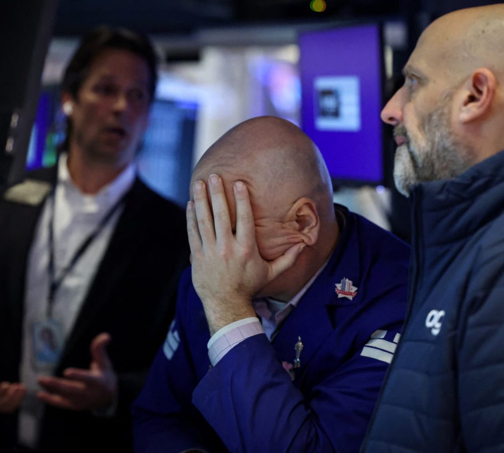 Por-que-cae-Wall-Street-y-sacude-a-todos-los-indic-scaled-1