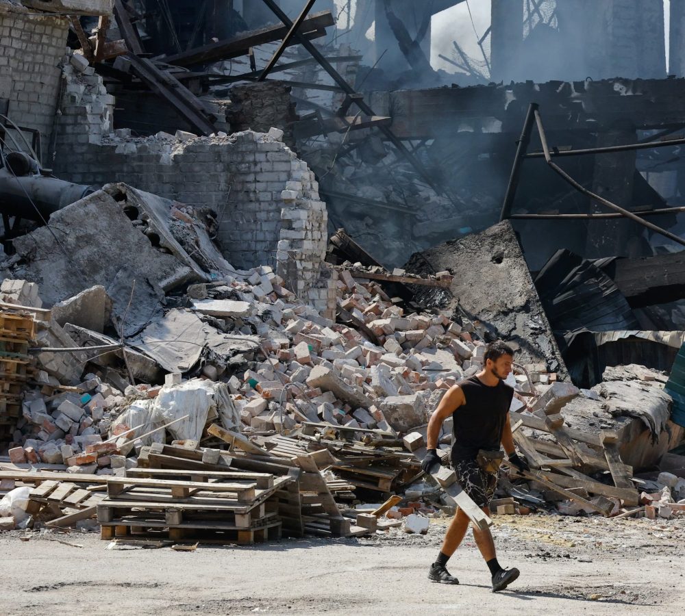Rusia-afirmo-que-sus-fuerzas-tomaron-el-control-de-scaled-1