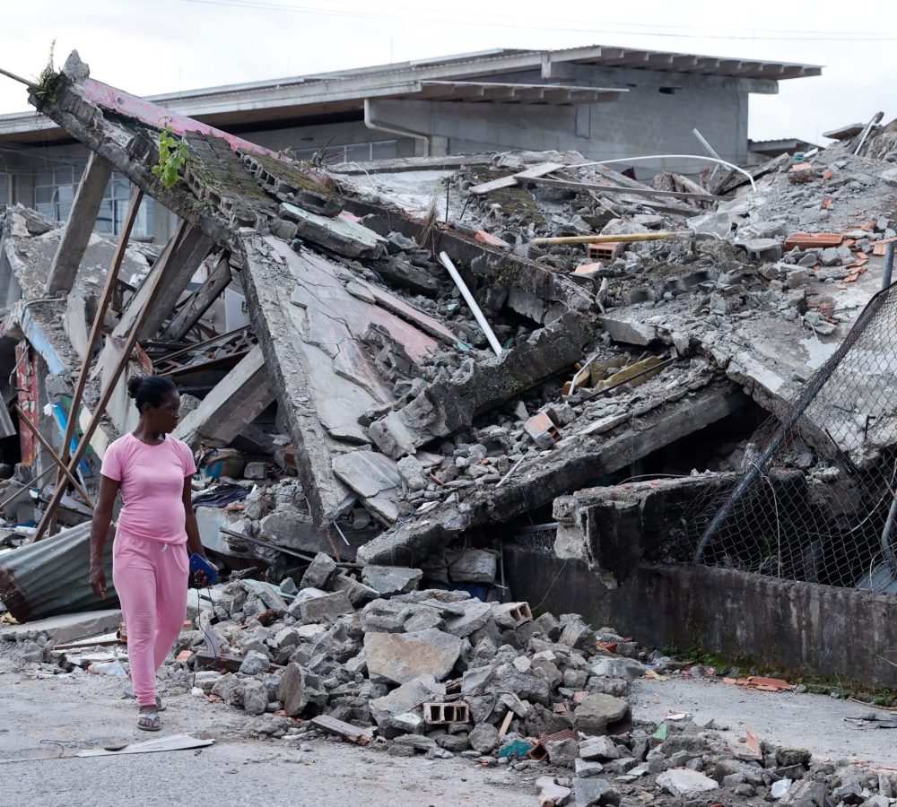 Temblor-de-74-en-Colombia-el-10-de-agosto-EN-VIVO-scaled-1