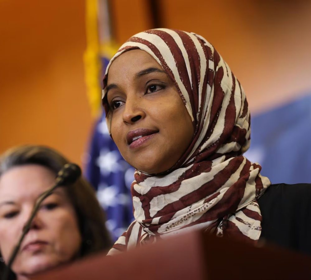Trump-sugiere-que-la-congresista-Ilhan-Omar-podri