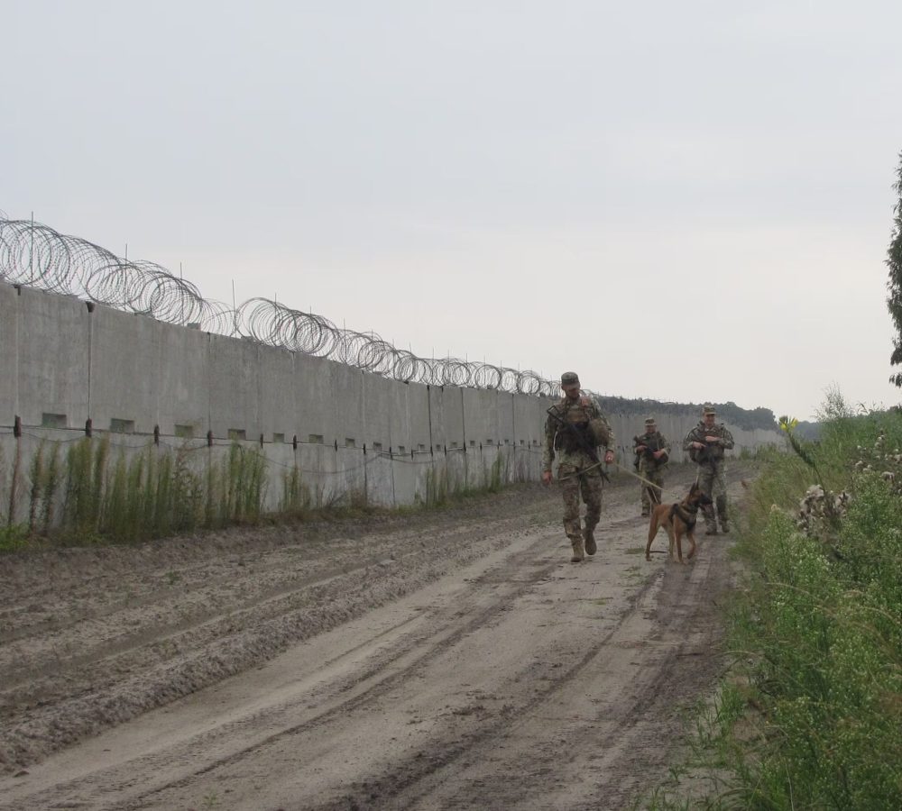Ucrania-esta-reforzando-su-frontera-con-Bielorrusi-scaled-1