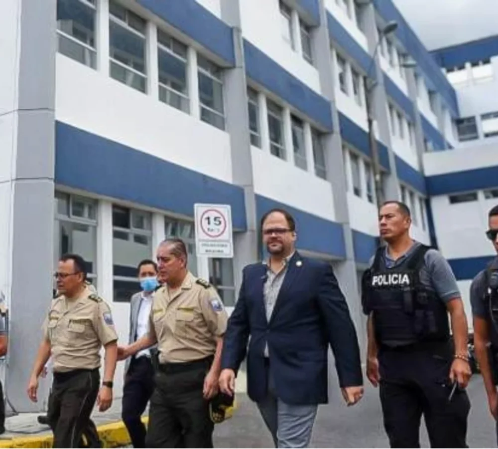 hospitales-policia-crisis-2-09-2026-1536x1024-1