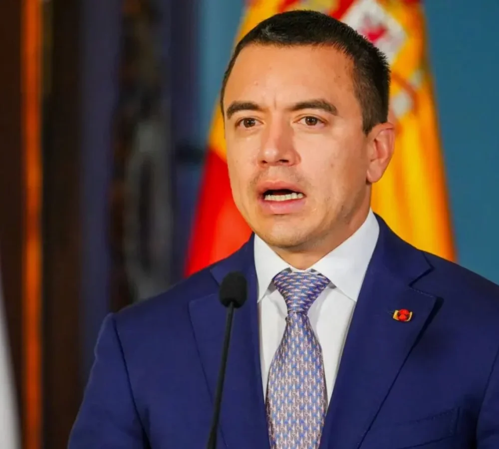 politica_daniel-noboa-consulta-popular-diario-red_16-11-2025-1536x1024-1